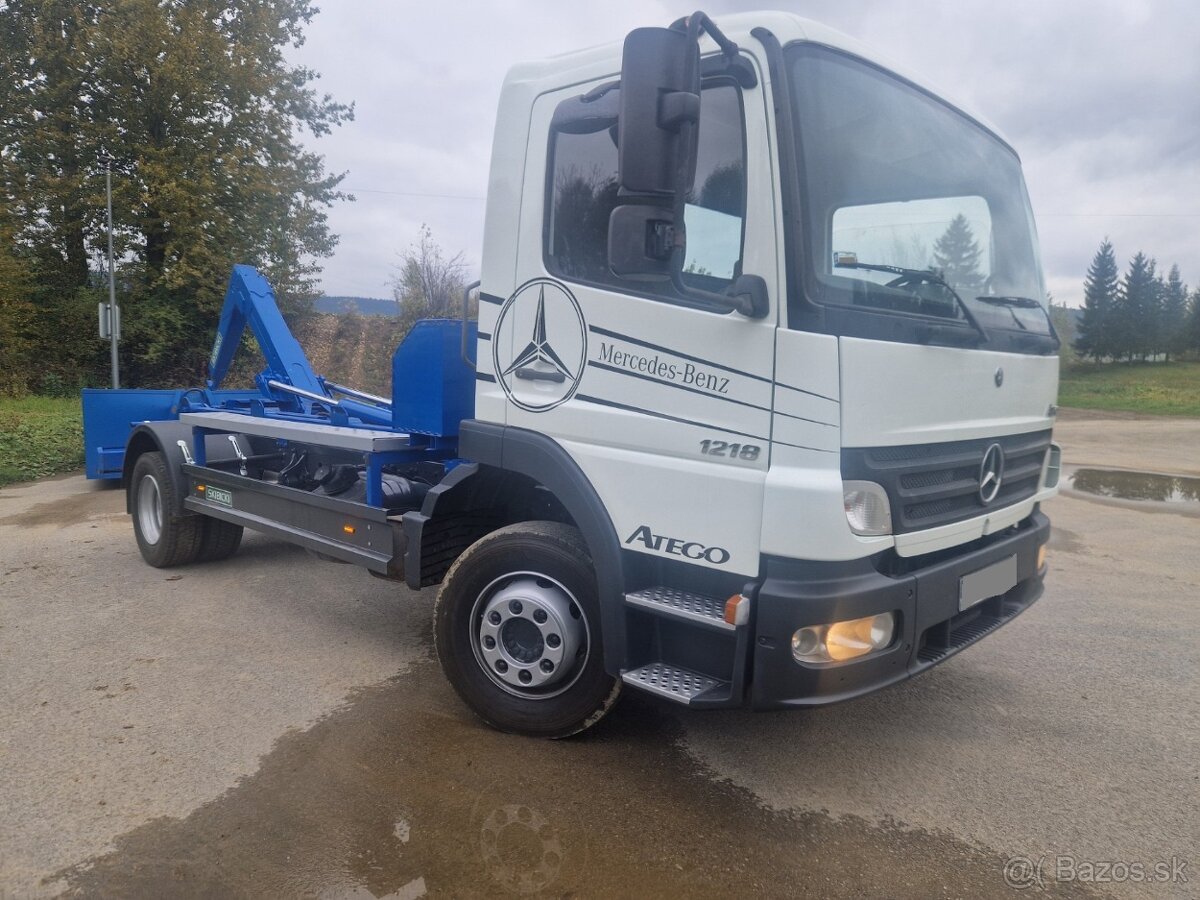Mercedes Atego 1218 hákový nosič kontajnerov