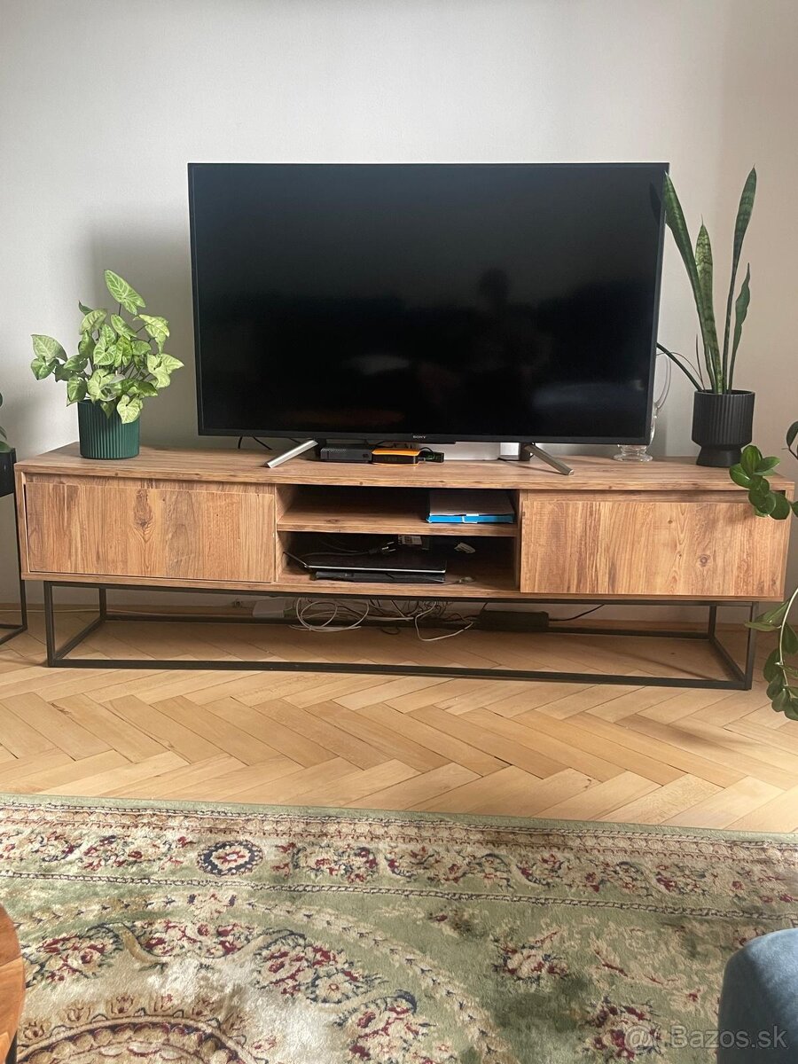 TV skrinka