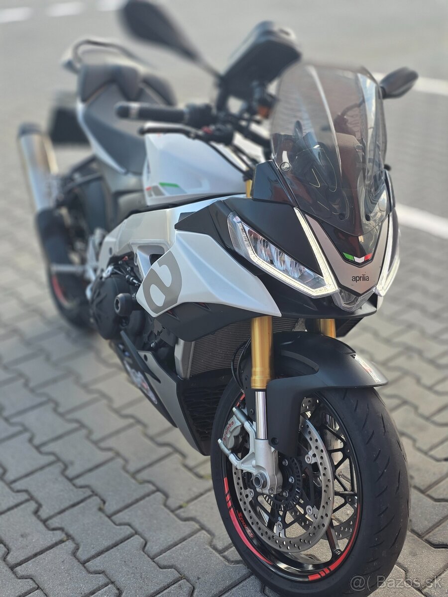 Aprilia tuono v4 1100