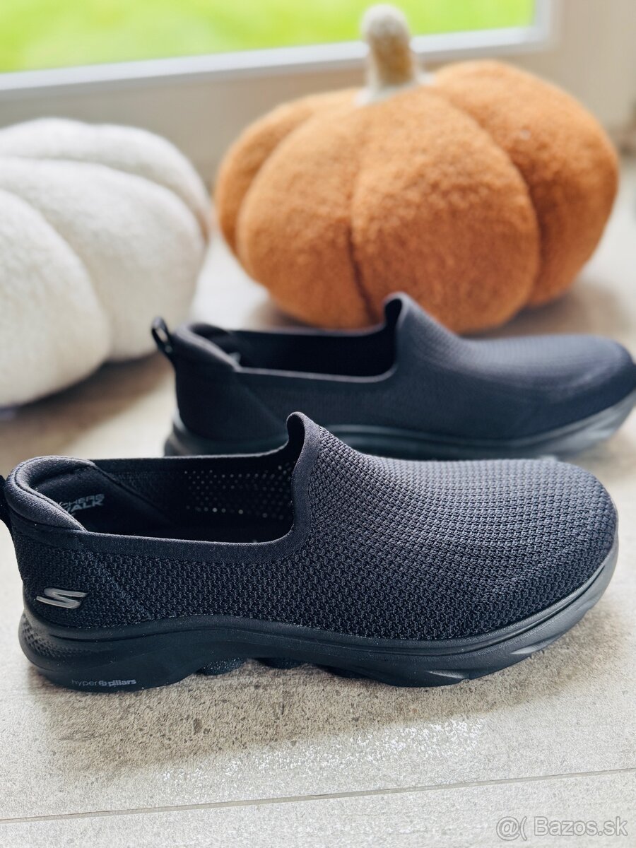 NOVE Skechers Air Cooled Goga Mat čierne 37,5