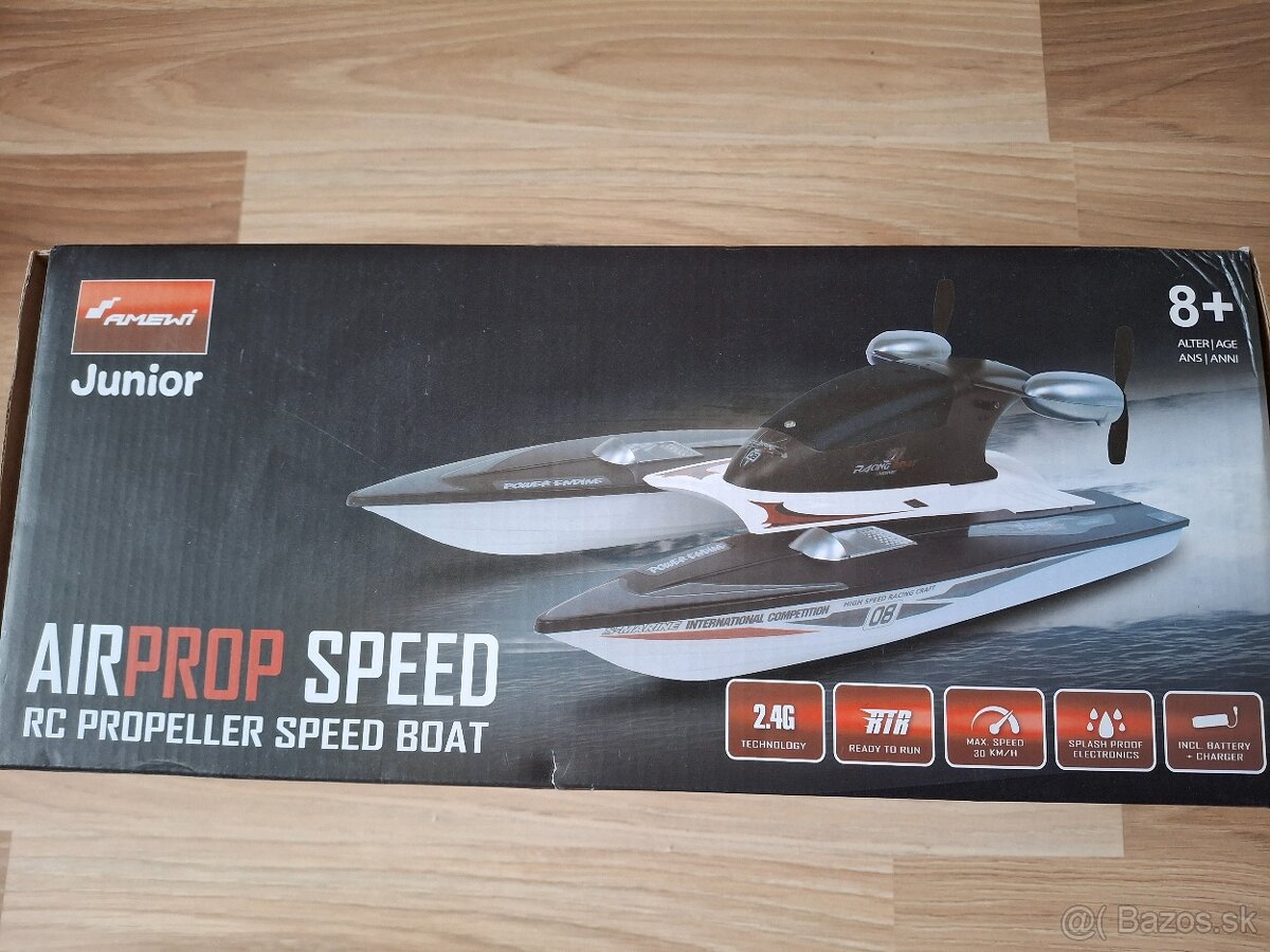 RC model lode - nerozbalený