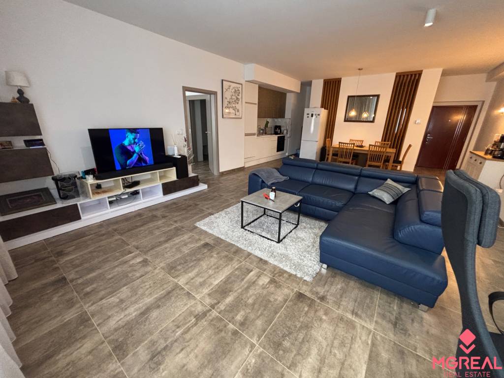 Veľký 96 m2 2 izbový byt s garážovým státím Topoľčany Centr