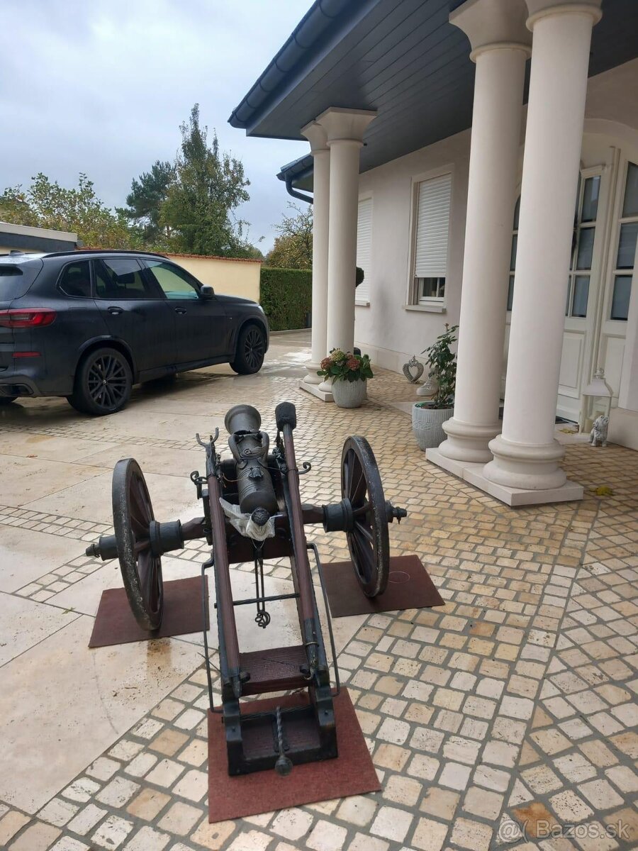 VELKÉ delo, kováčske Predám veľký kanón ktoré vystreľuje