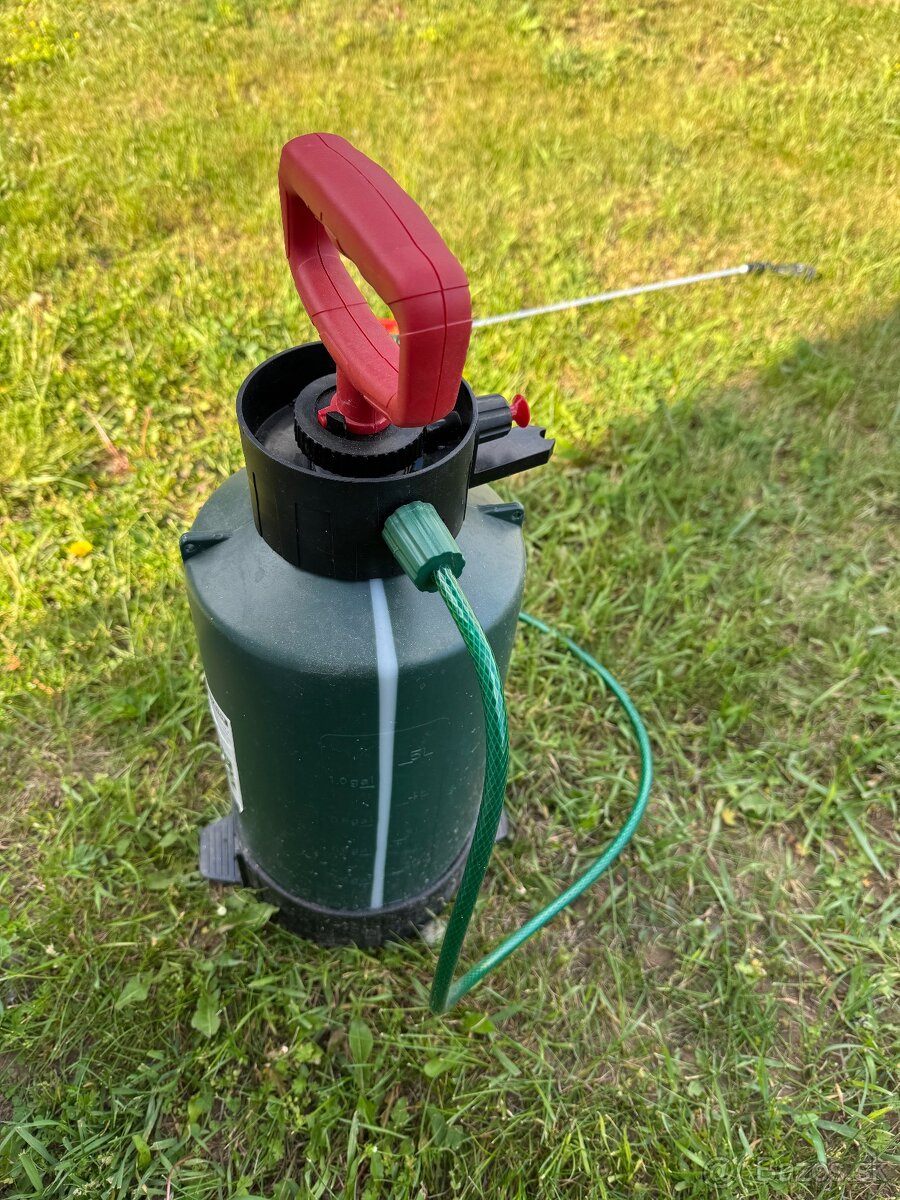 Postrekovač parkside ručný