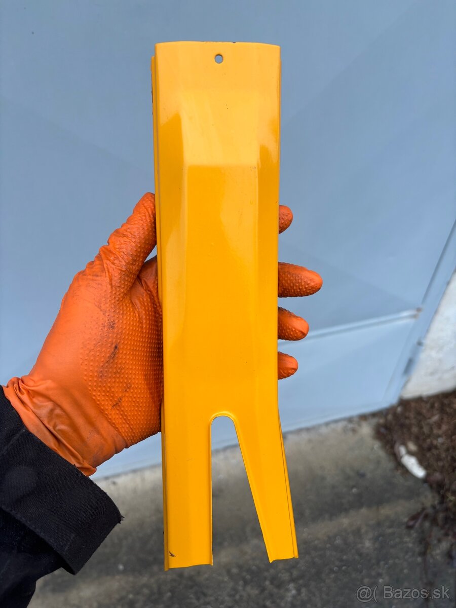 Babetta 207 prsíčka/kryt pod nádrž