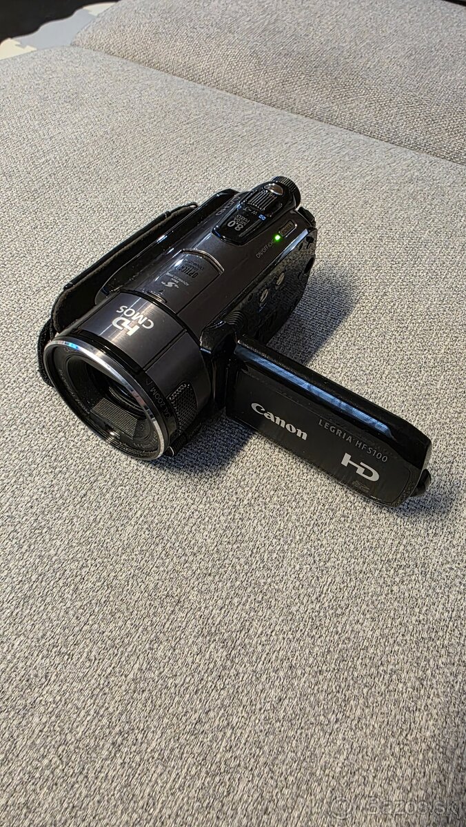Canon Legria HF S100