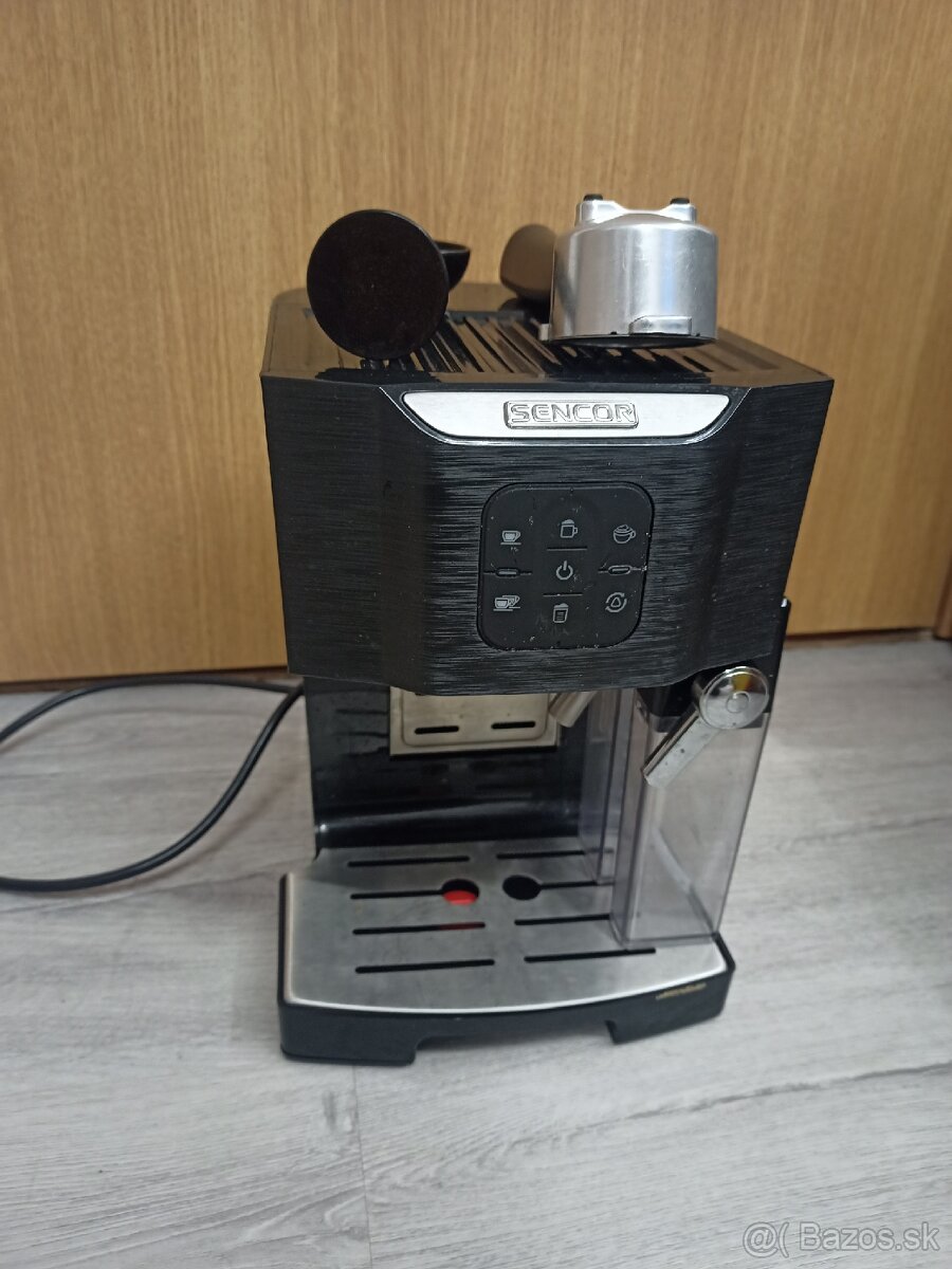 Kávovar Sencor 4040BK zo zárukou