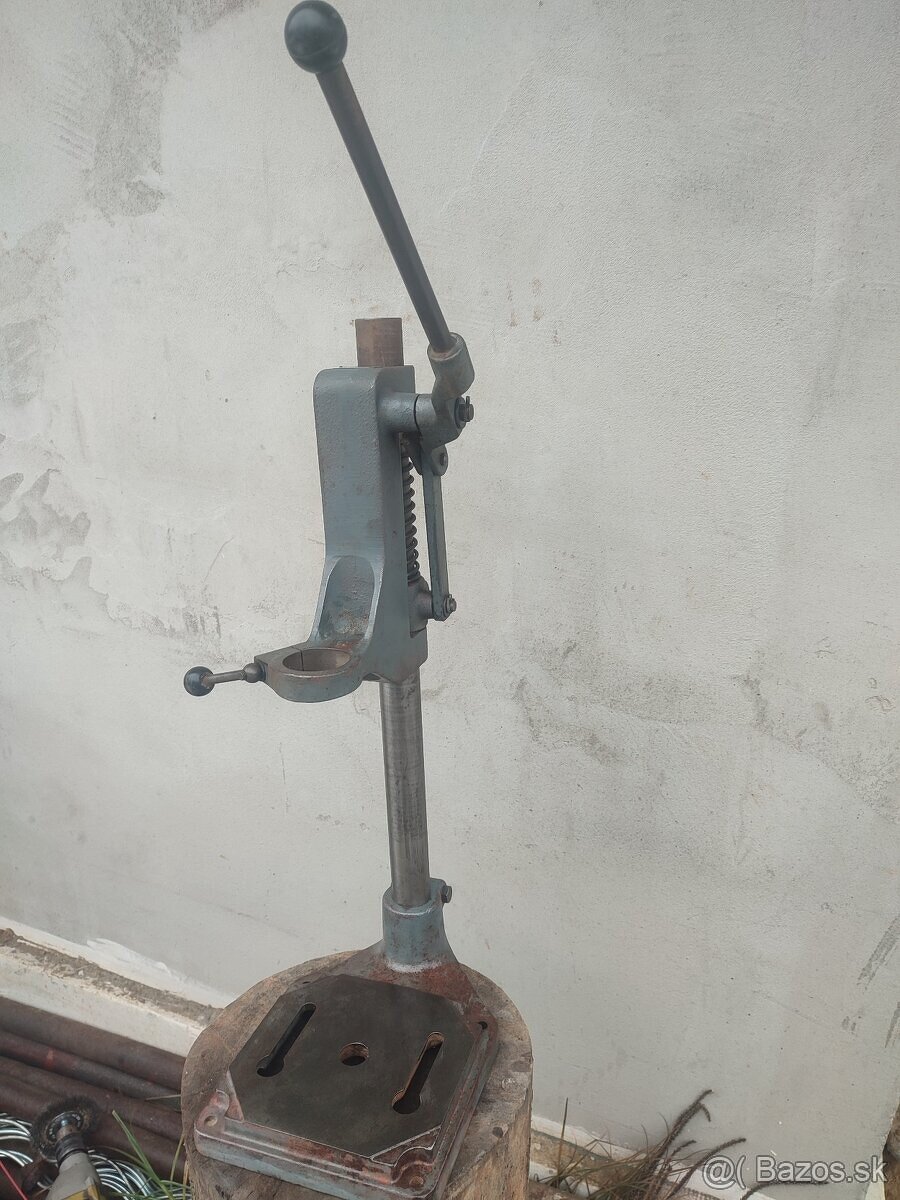 Stojan na vŕtačku Narex liatinový Výška 670 mm.