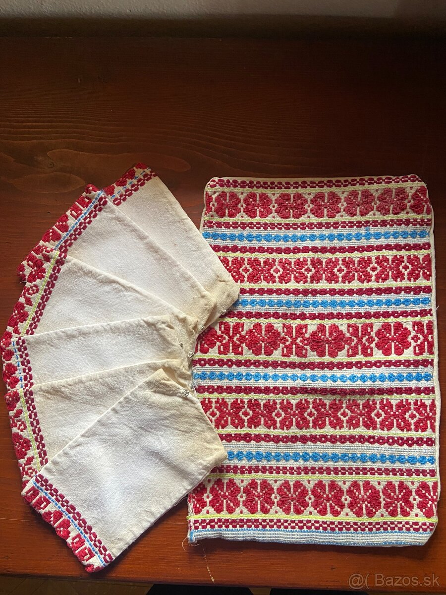 Folklórna výšivka