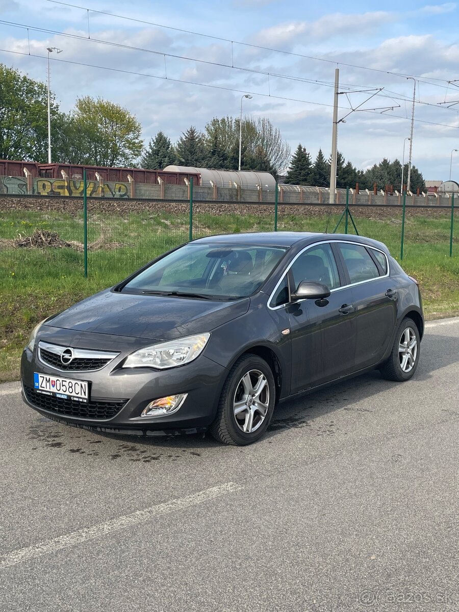 Opel Astra J 1.4 103kw 2010