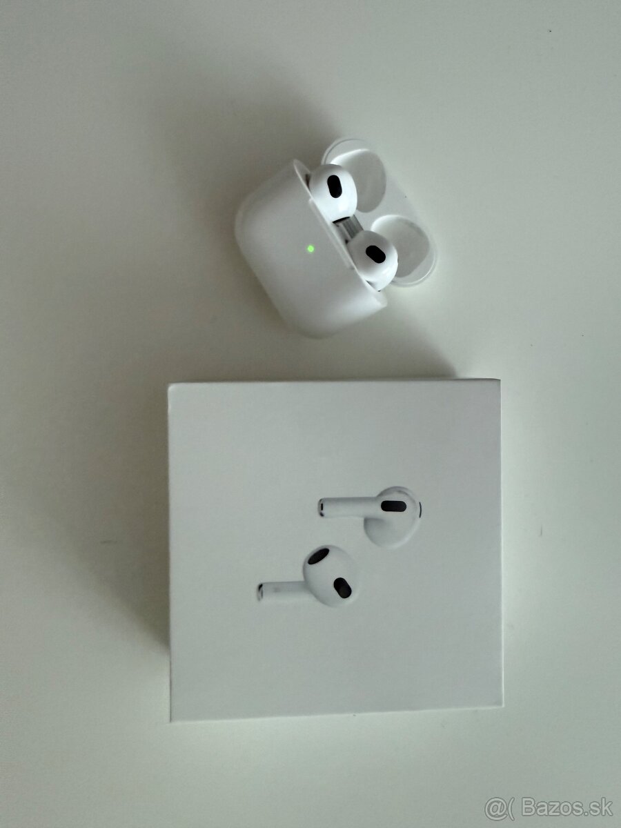 Apple AirPods 3. generacia
