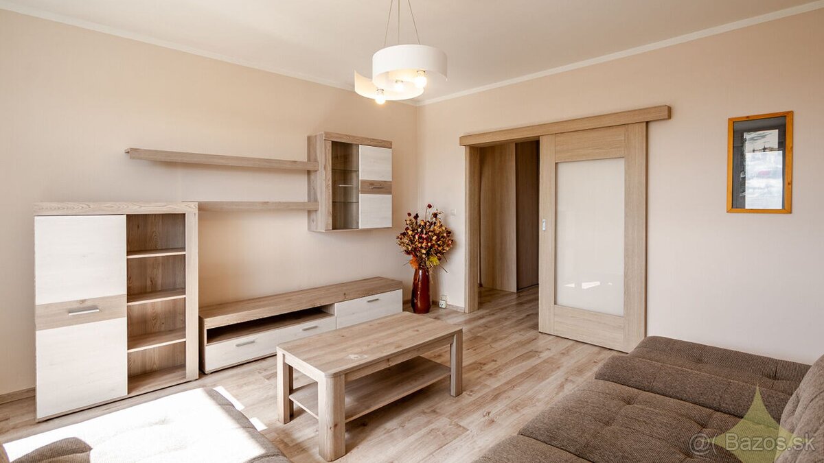 REZERVOVANÉ - Na predaj, 3 izbový byt, sídl. Drieňová, Bansk