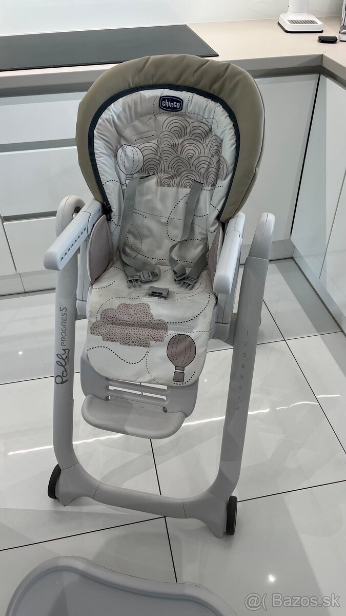 Chicco Polly Progres 5 rastúca stolička.