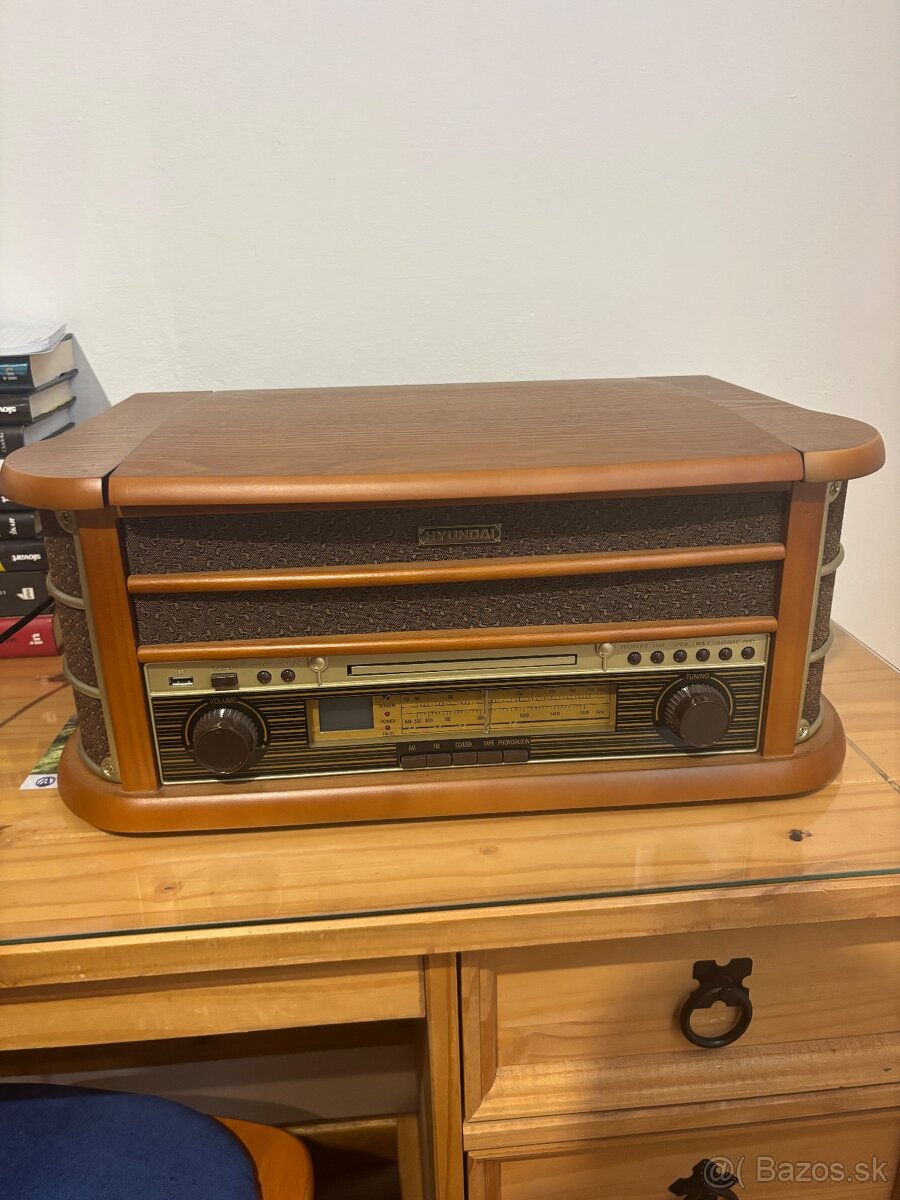 Gramofón Hyundai Retro