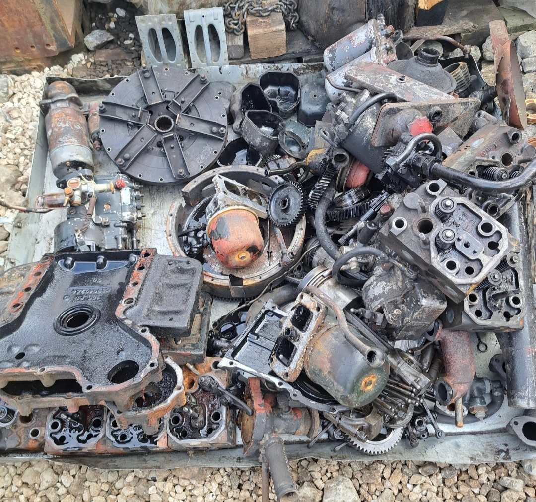 ROZPREDAM MOTOR TRAKTOR ZETOR PO CASTIACH NA DIELY