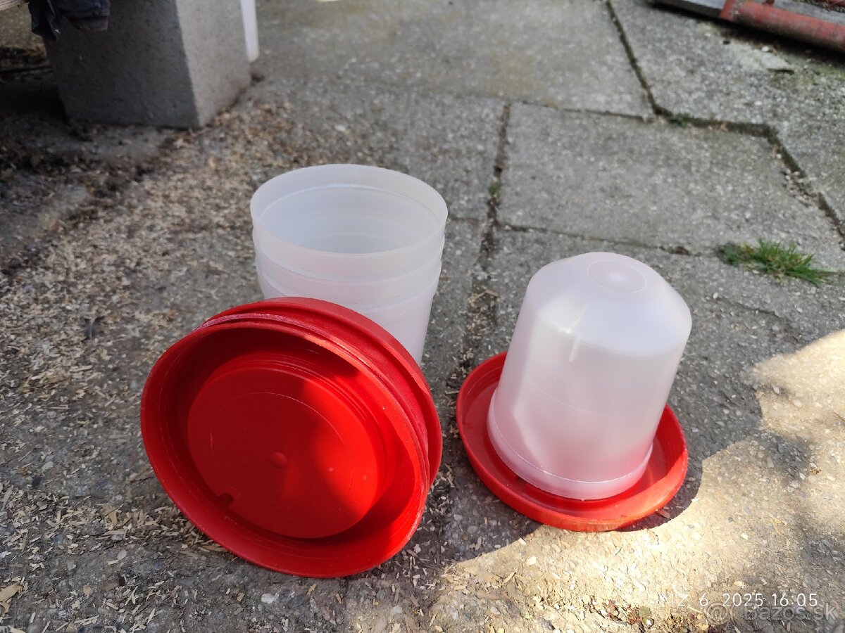 Napajacky pre hydinu