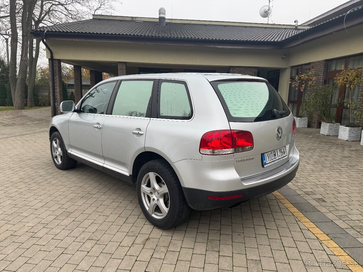 VOLKSWAGEN TOUAREG