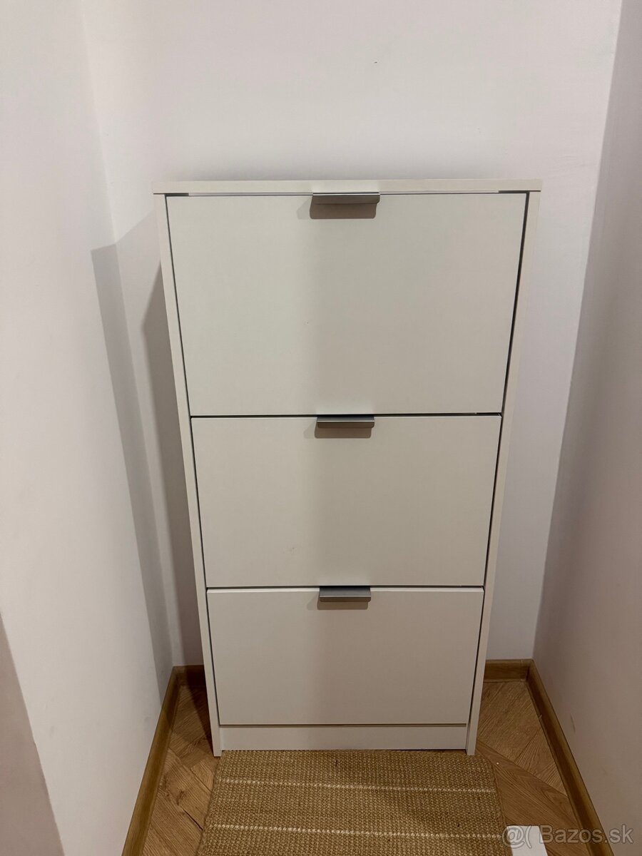 Skrinka na topanky/ botnik