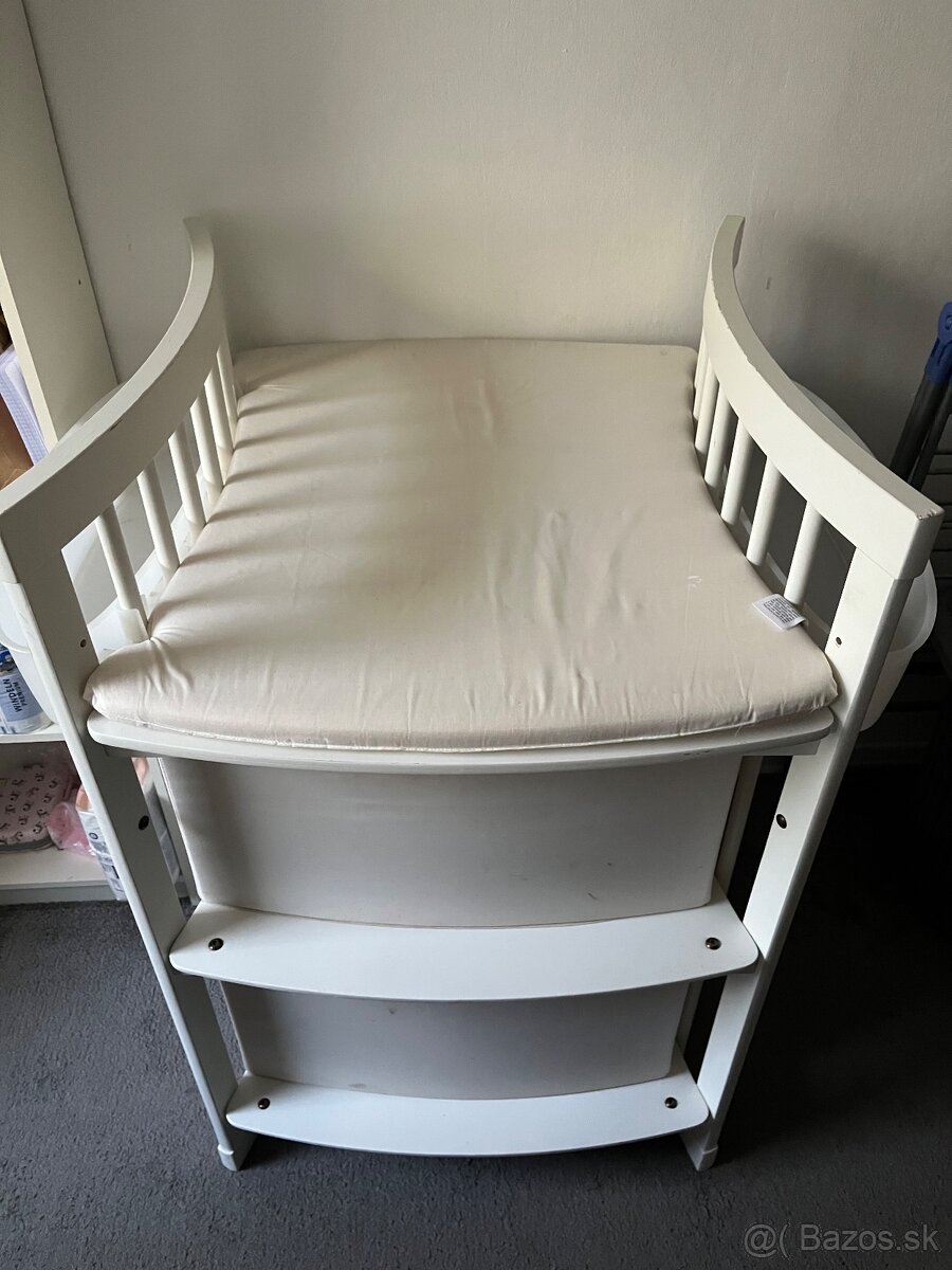 Prebaľovací pult Stokke