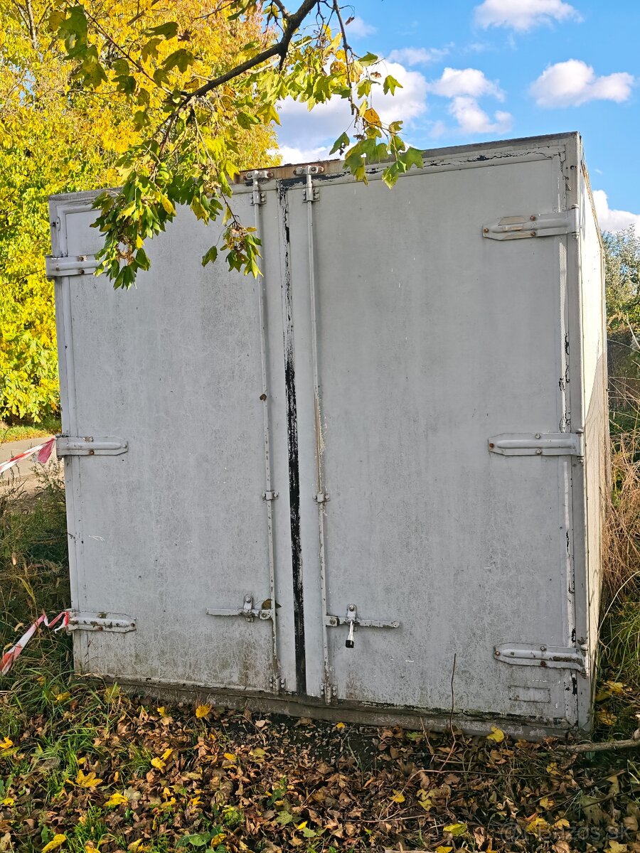 Mraziarenský box / kontajner
