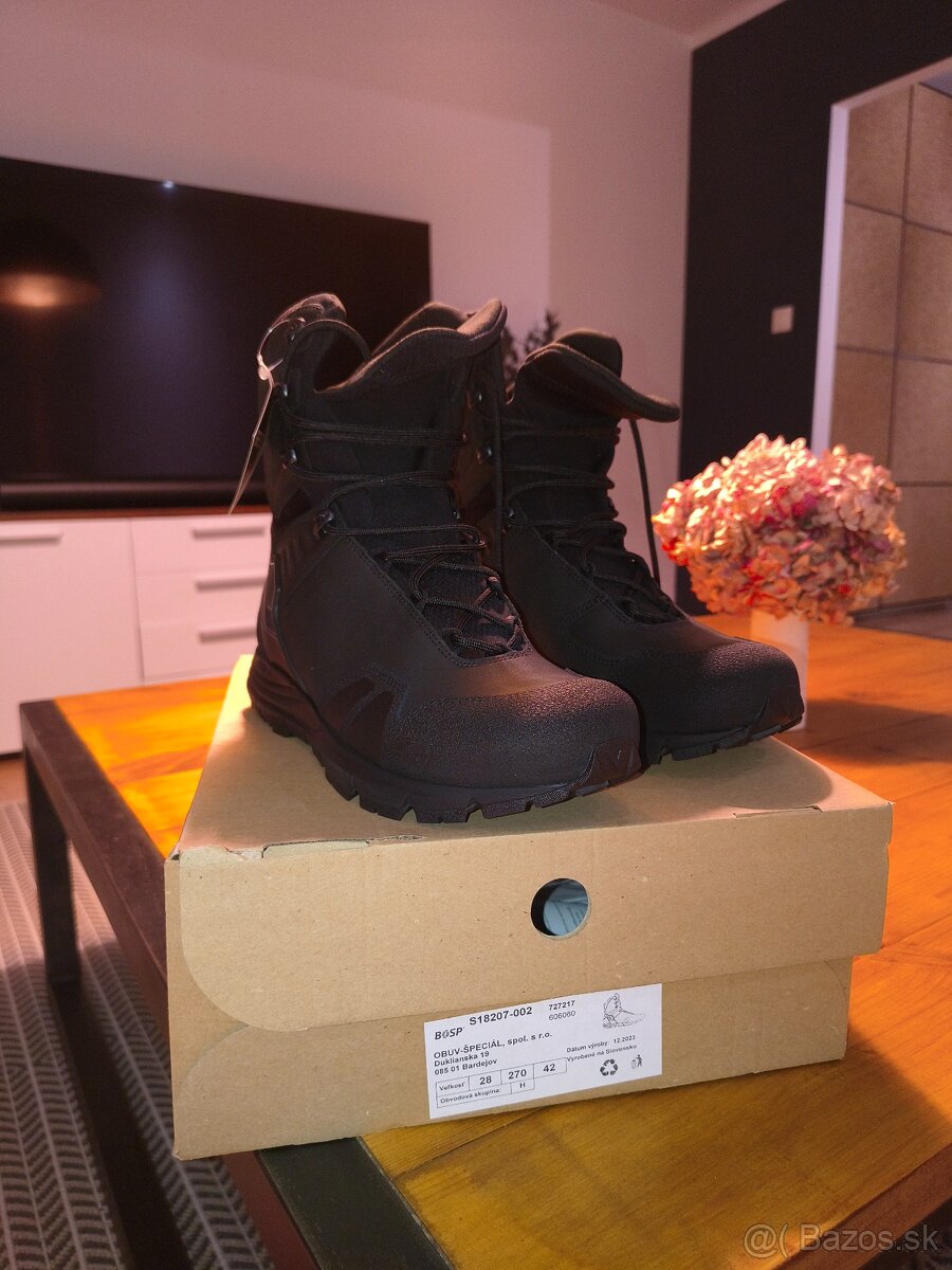 Vysoká treková obuv BOSP 42