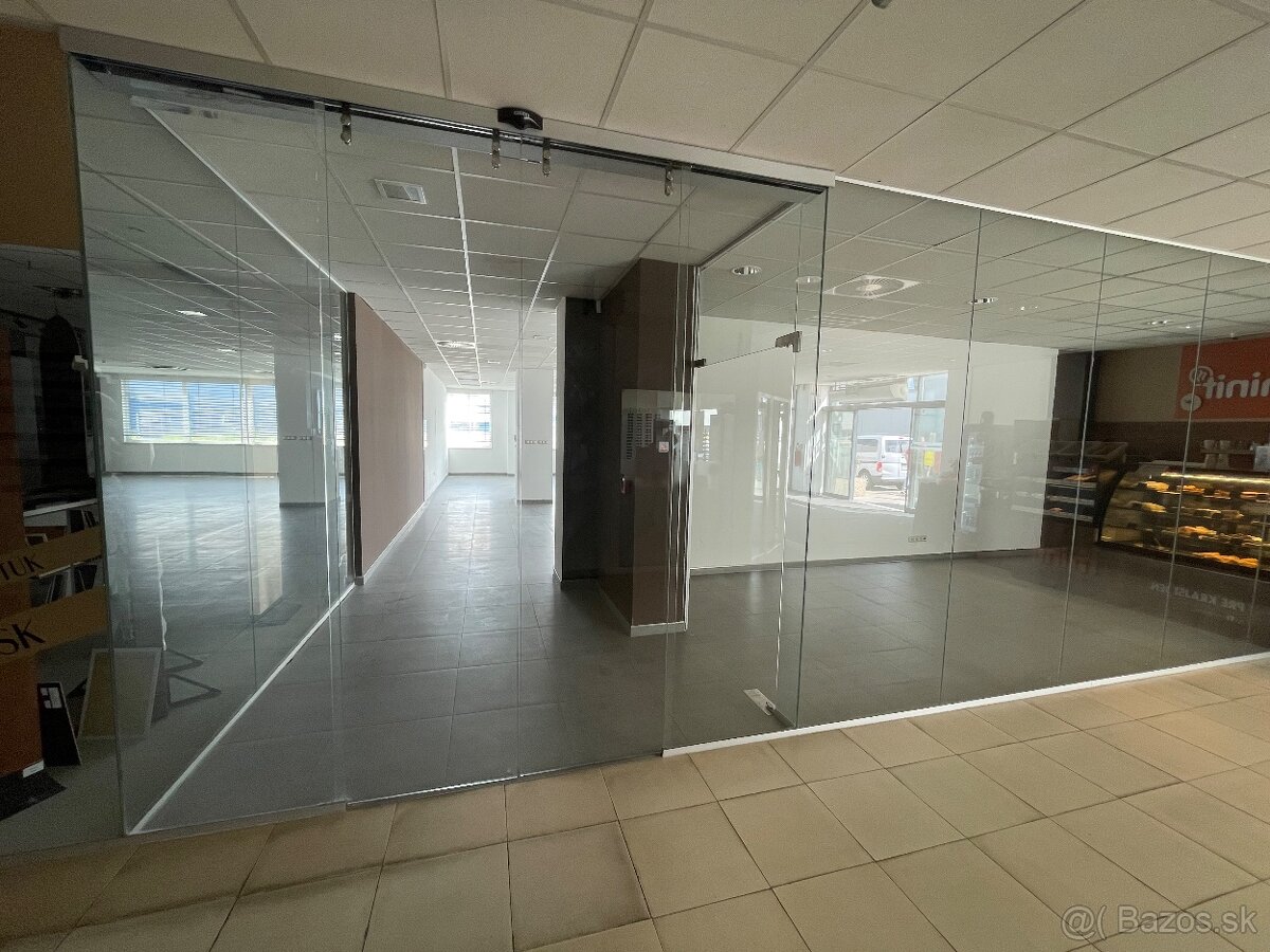 Obchodný priestor 156 m2 prízemie, LIVING CENTRUM, Žilina