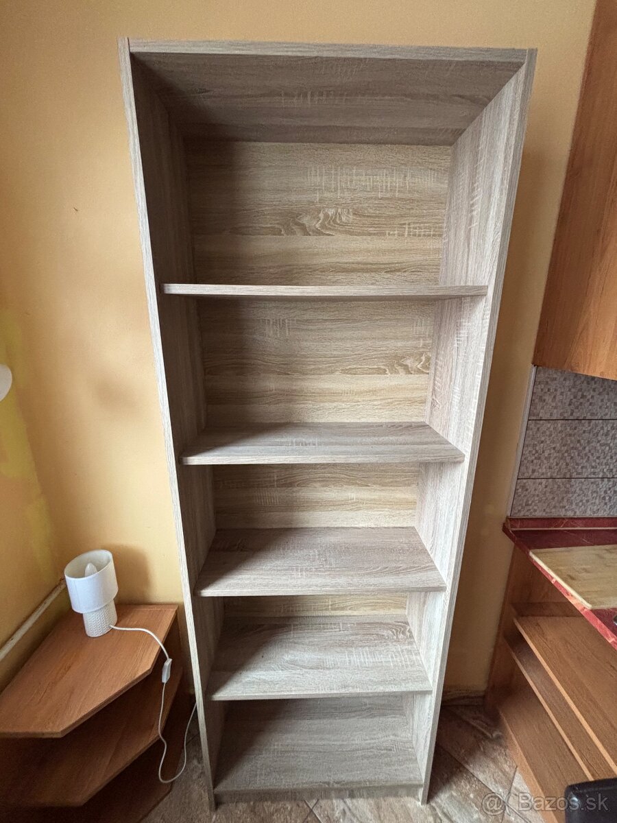 Poličková skriňa