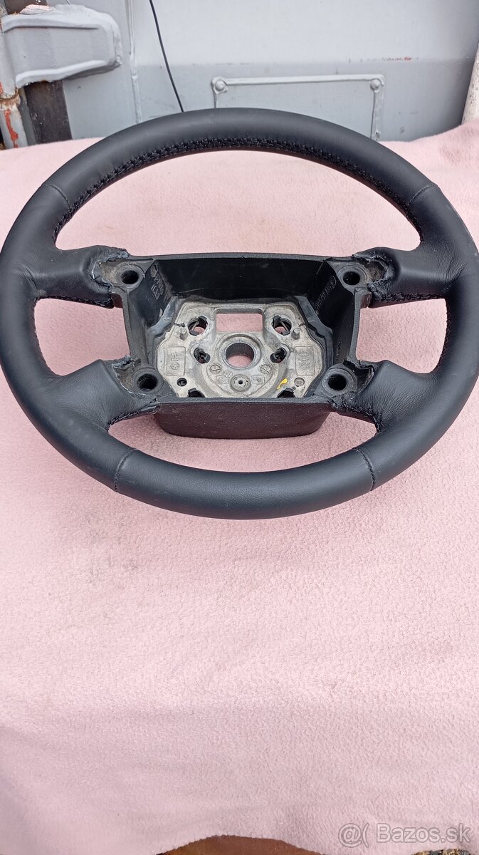 Predám očaluneny volant VW T5/Multivan 80€