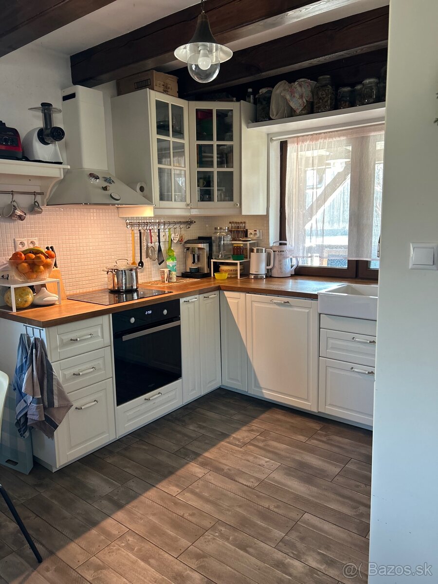 Prenájom nehnuteľnosti 4 izbový dom