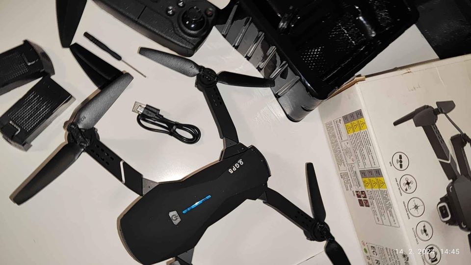 Dron - EACHINE E520S WIFI FPV GPS 4K 5G 2BAT