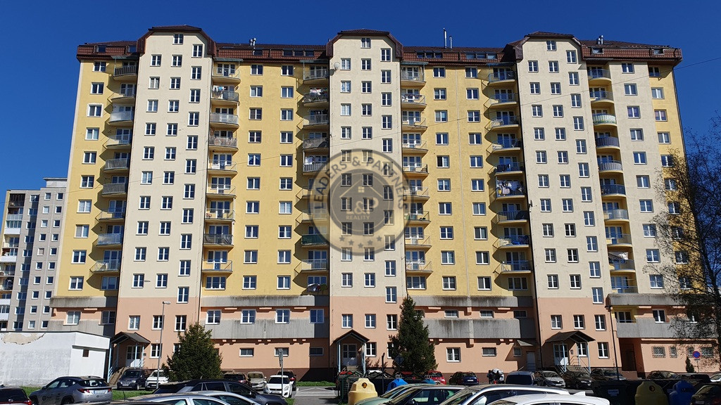 PREDAJ: 3 izb. byt 77 m2 s 2 balkónmi Slnečnica Novomeského