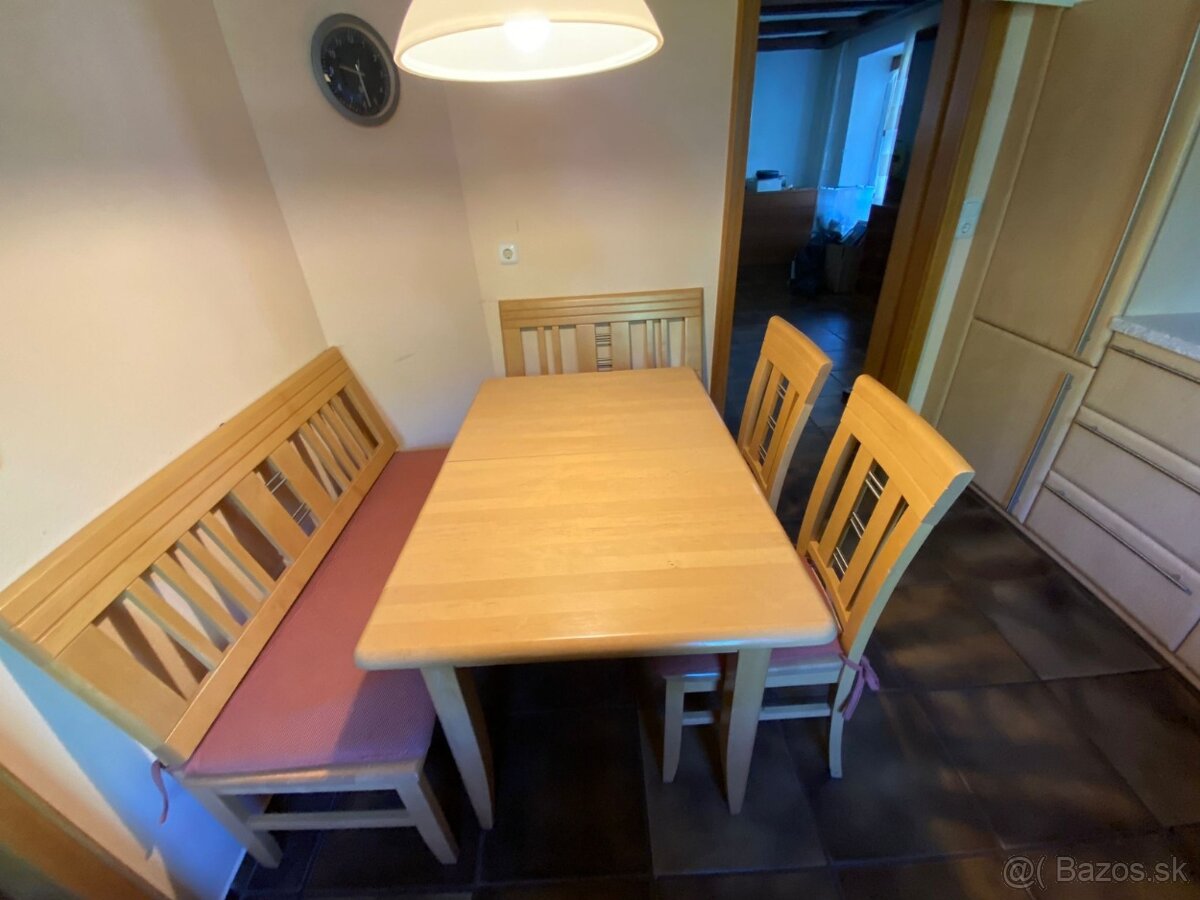 Set jedálenského stola s lavicou a stoličkami