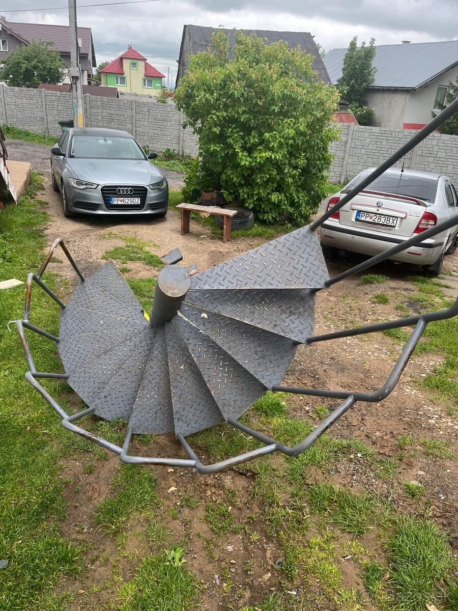 Železné točiace schody
