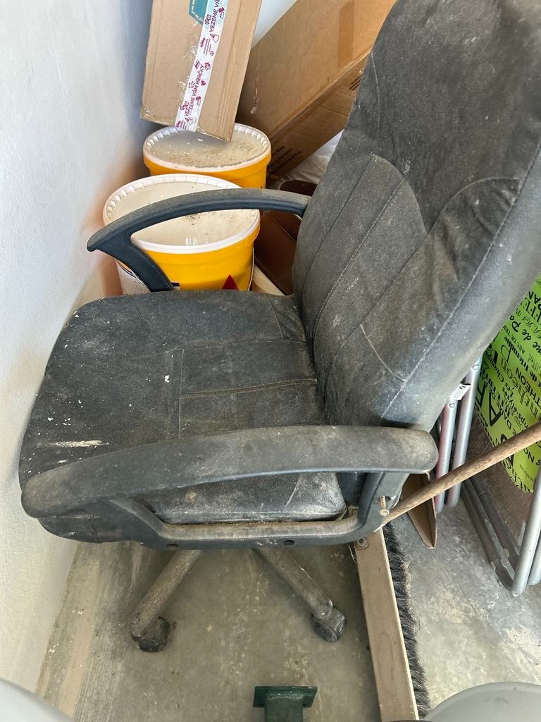 Kancelarska stolicka kreslo otacacie