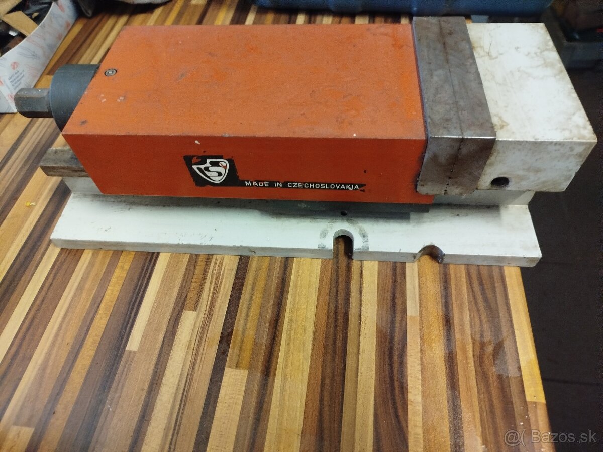 Zverák strojný 125mm