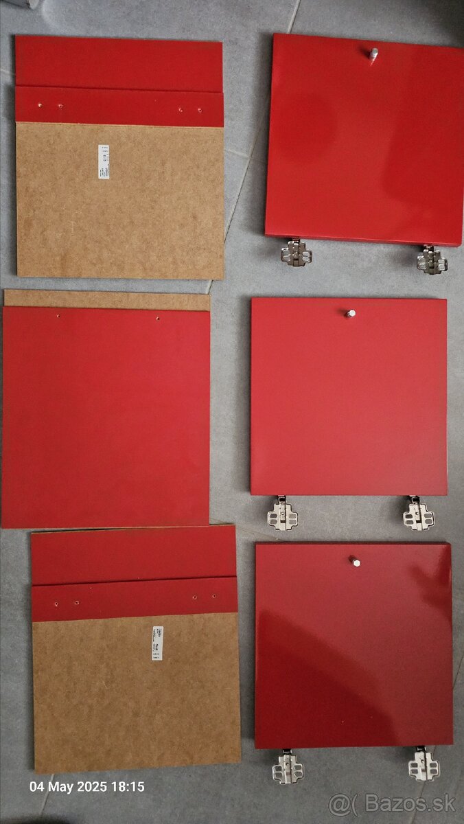 Expedit dvierka cervene