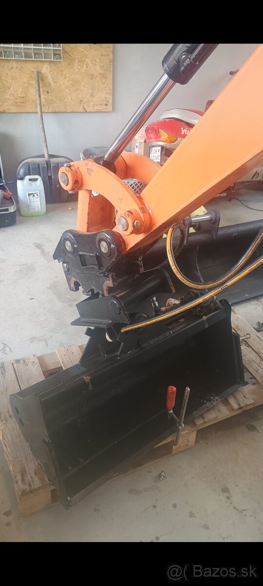 Predam hydraulicku svahovaciu lyžicu