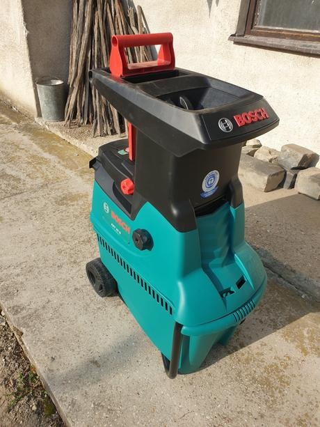 Drvička konárov BOSCH AXT 25 D