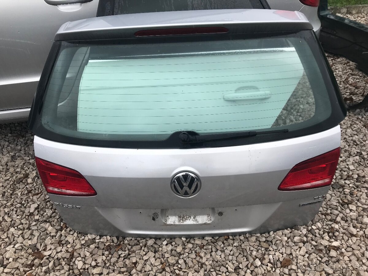 Zadný kufor zadné kufrove dvere vw passat b7 kombi la7w
