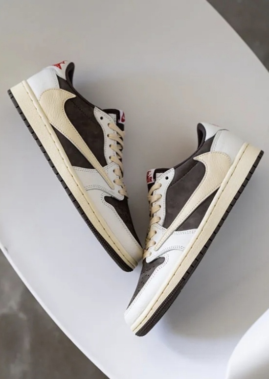 Nike Air Jordan 1 Low x Travis Scott "Reverse Mocha" 🤍🤎