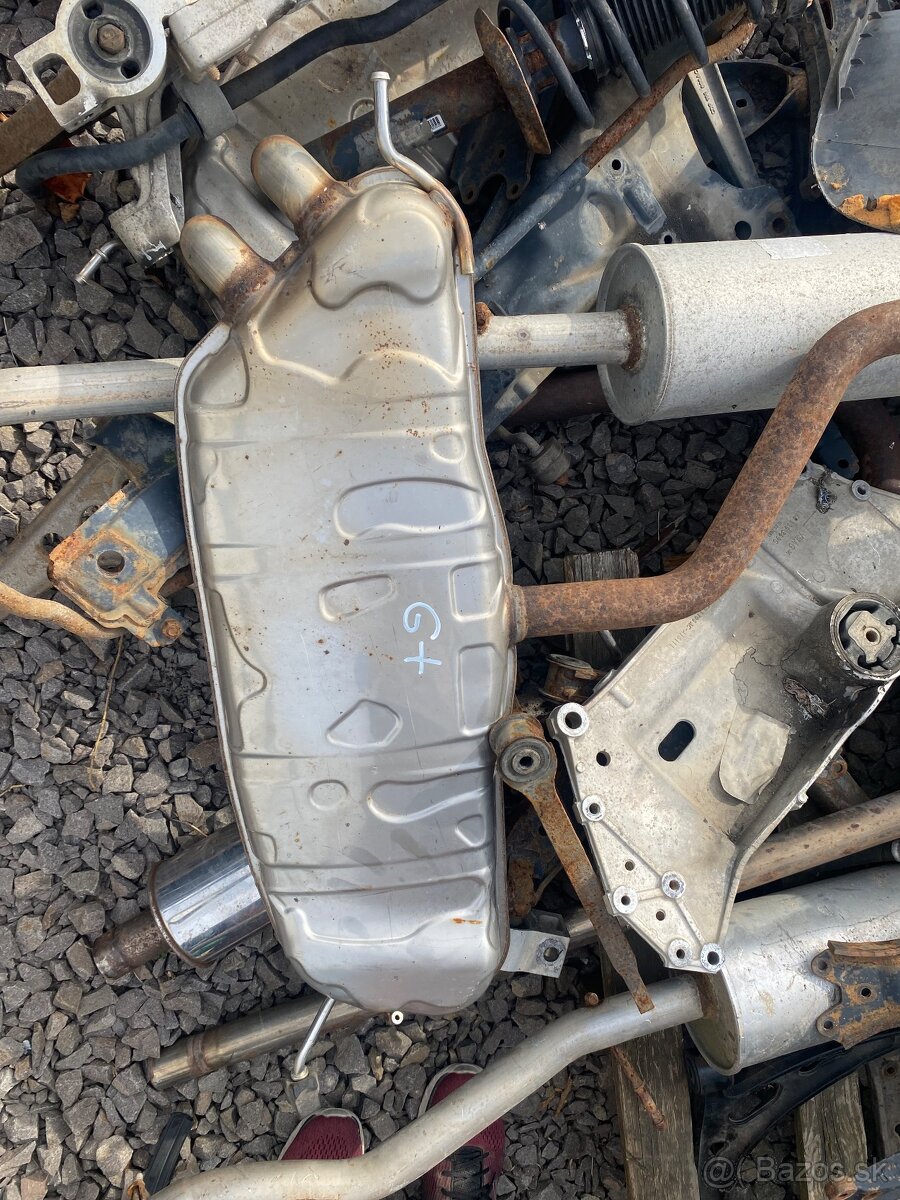 Predám náhradné diely do Volkswagen golf 5 combi