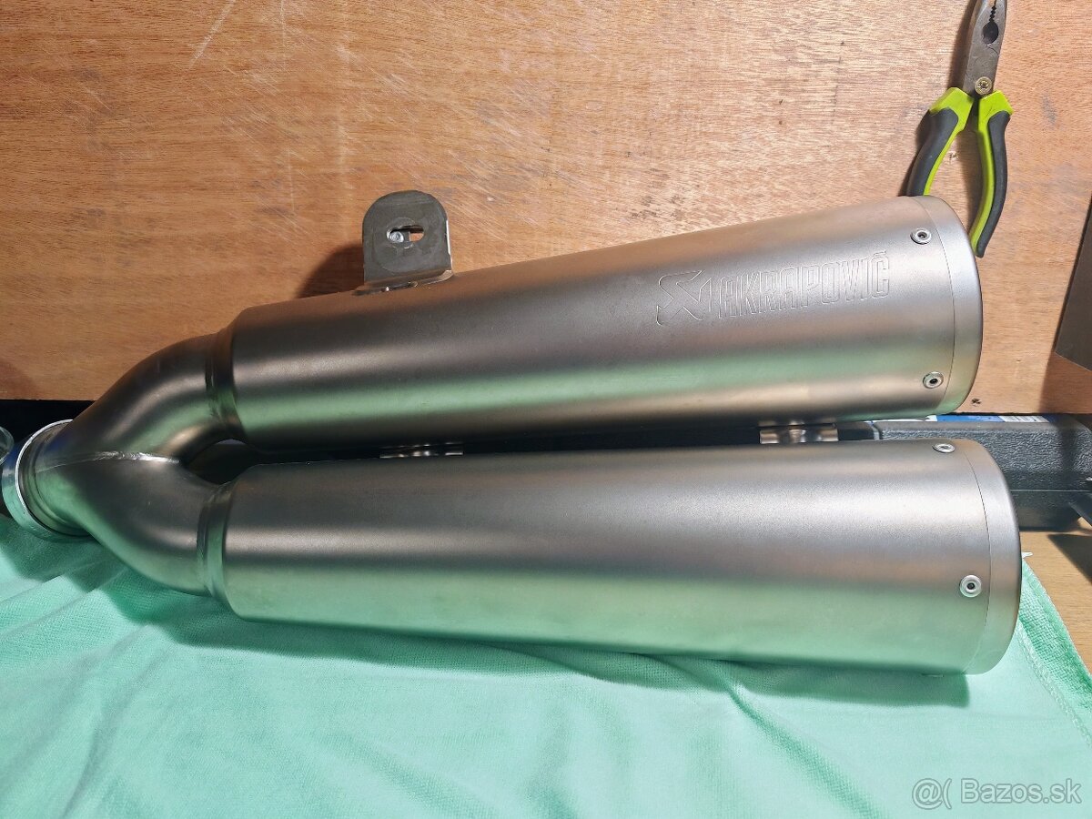 BMW AKRAPOVIC R nineT