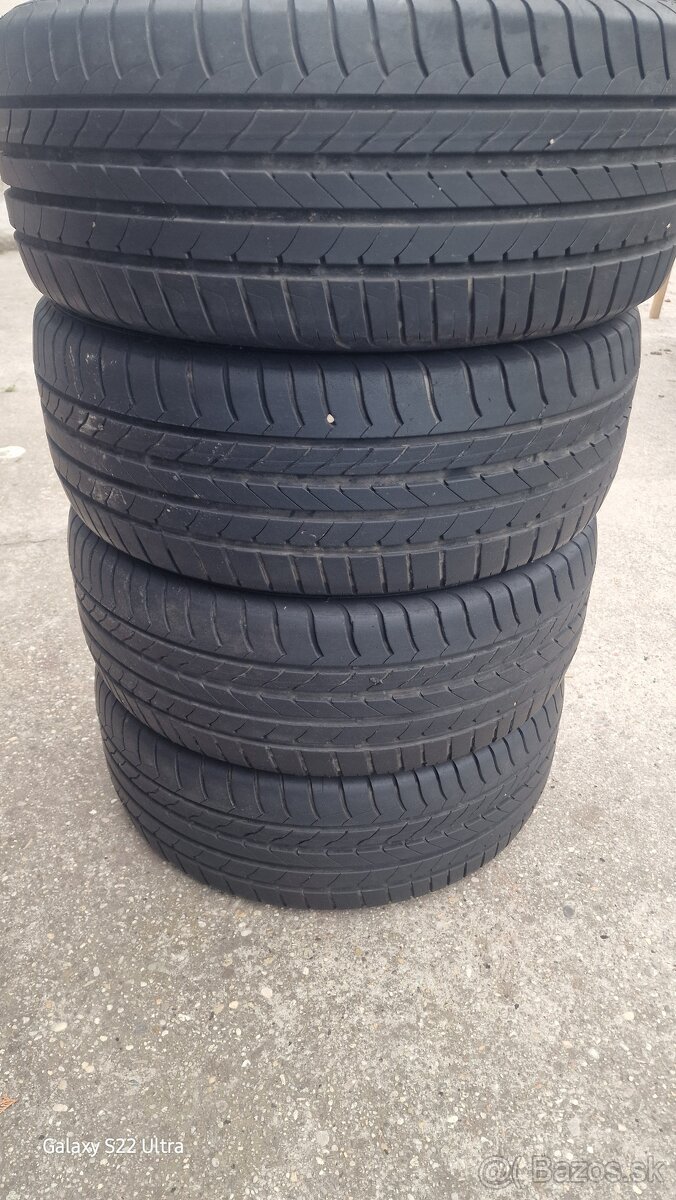 215/50 R17 GoodYear