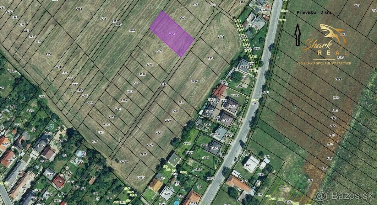 KRÁSNY POZEMOK S VÝHĽADOM NA BOJNICKÝ ZÁMOK