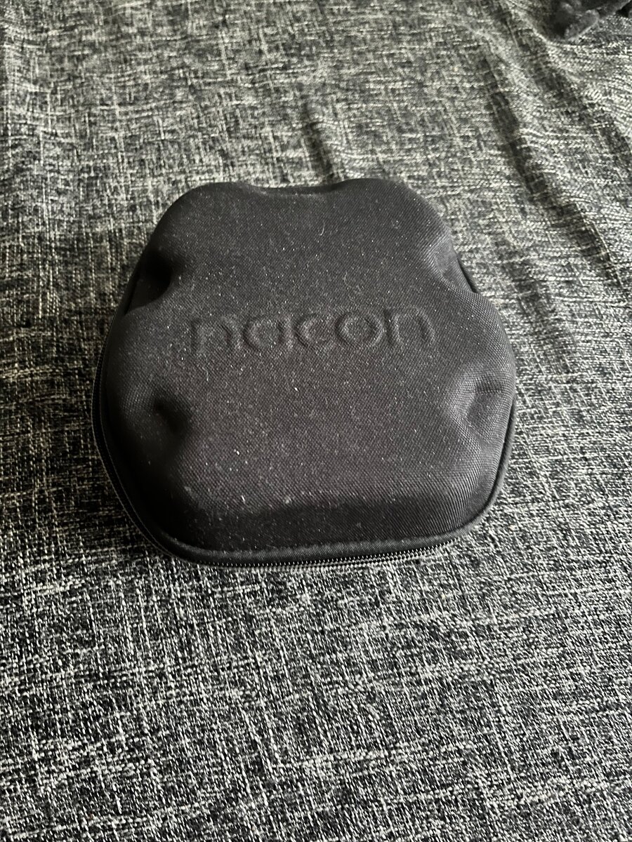 Predám NACON Revolution 5 Pro (v záruke, komplet balenie)
