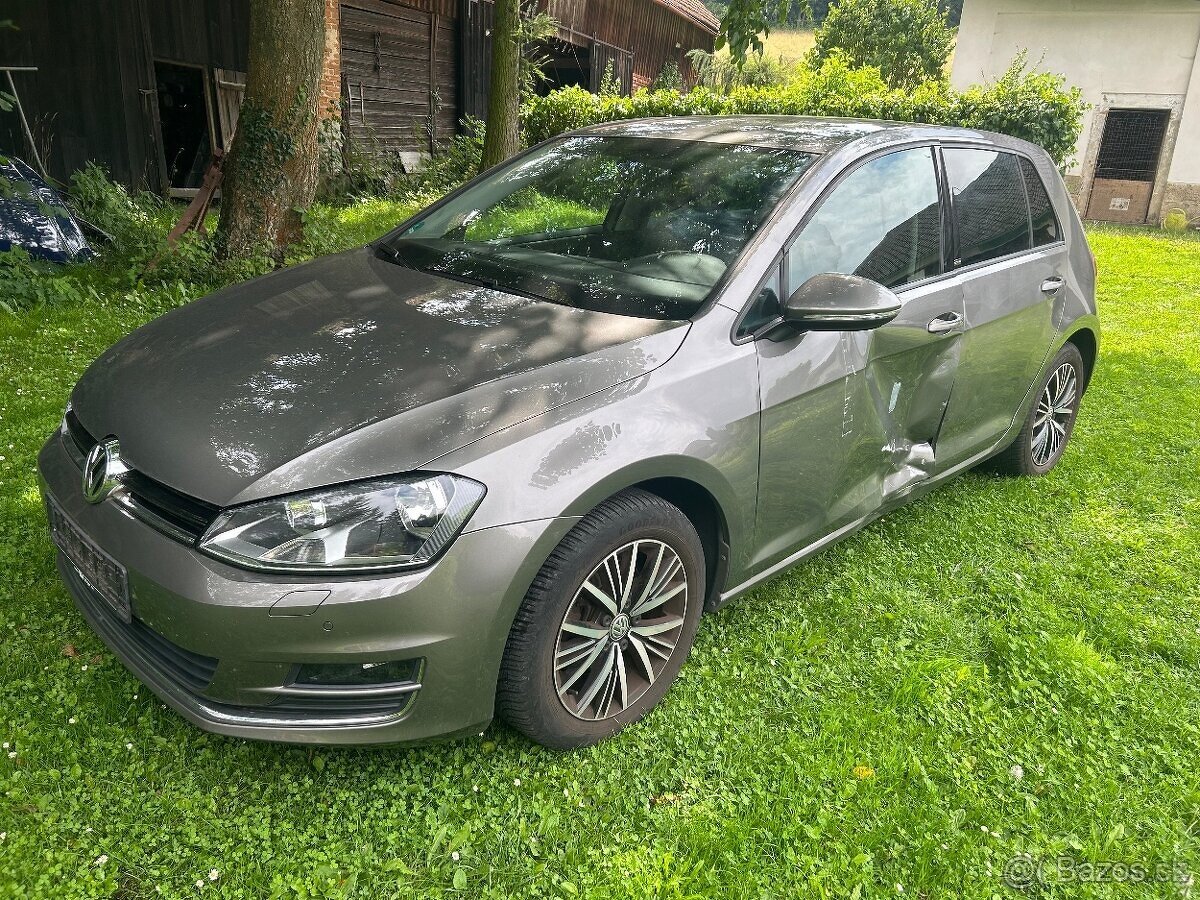 VW GOLF 7 1.4TSI 92kw r.8/2017 84568km plně pojizdné doh.