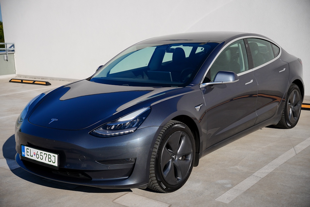 Tesla Model 3 Long Range, Dual-Motor 82kWh, 366KW, autopilot