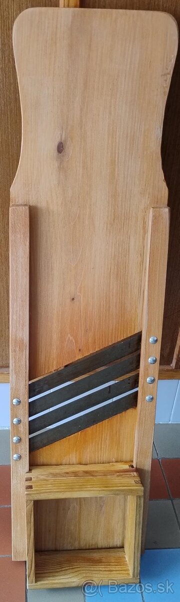 Strúhadlo na kapustu s rámom