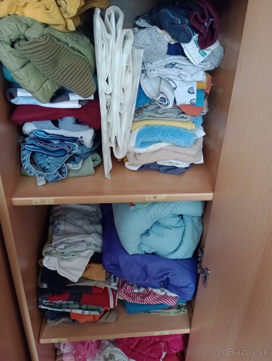 Kočiar, vajíčko, trojkolka, oblecenie, autosedačka