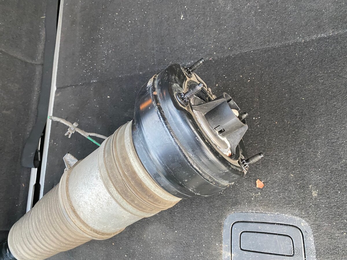 Vzduchový tlmič Audi a6 c7 allroad